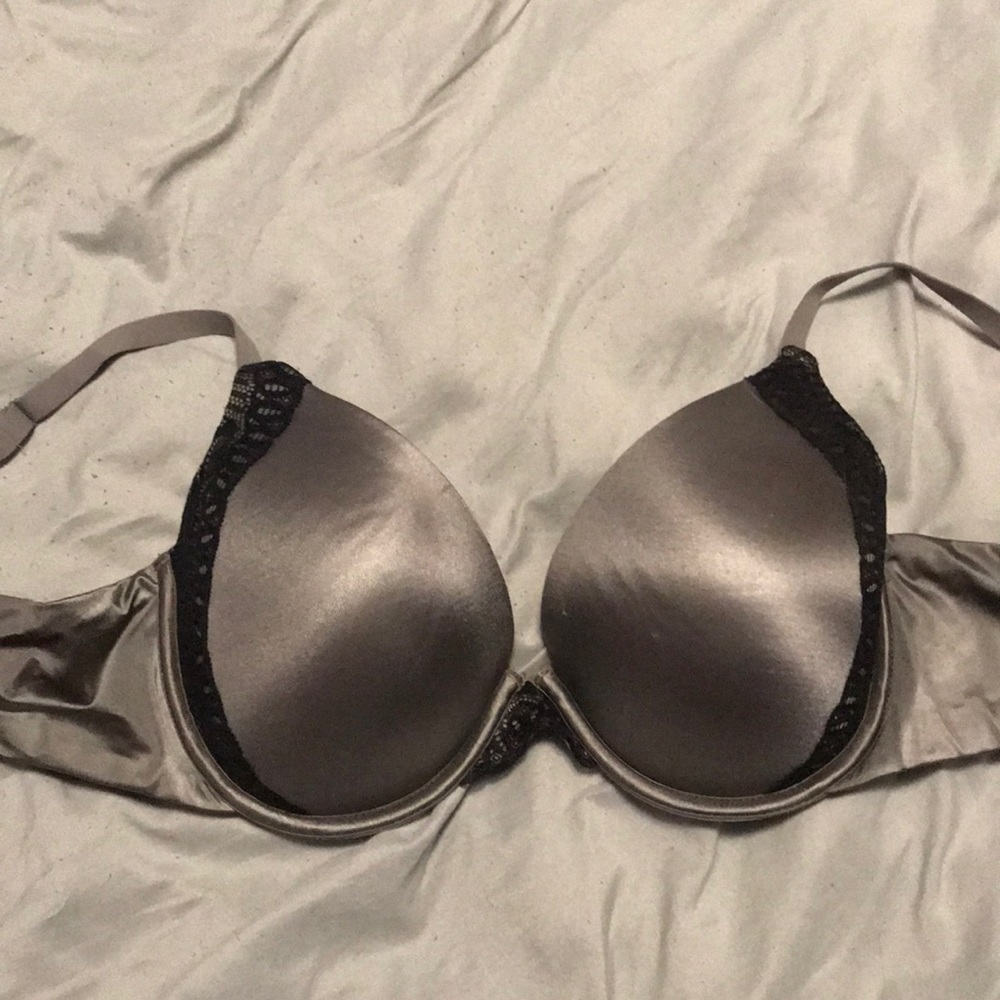 Lacy gray push up bra